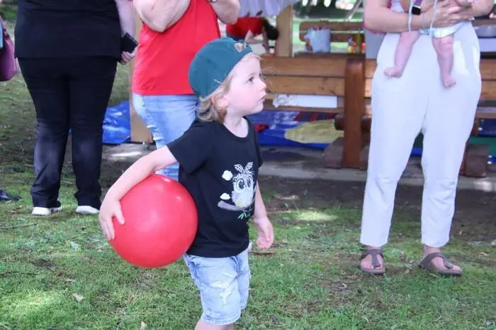 Anschließend gab es Getränke und Mehlspeisen, welche von den Angehörigen der Kinder zur Verfügung gestellt wurden.