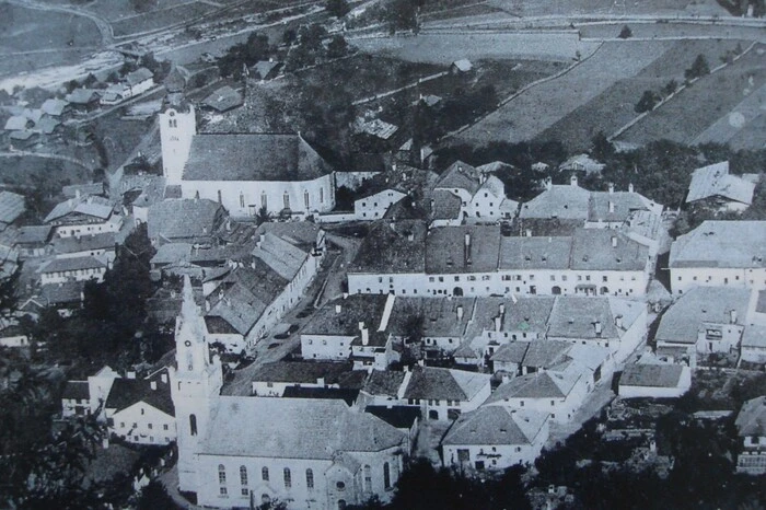 Vermutlich älteste fotografische Stadtansicht von Schladming, vor 1880