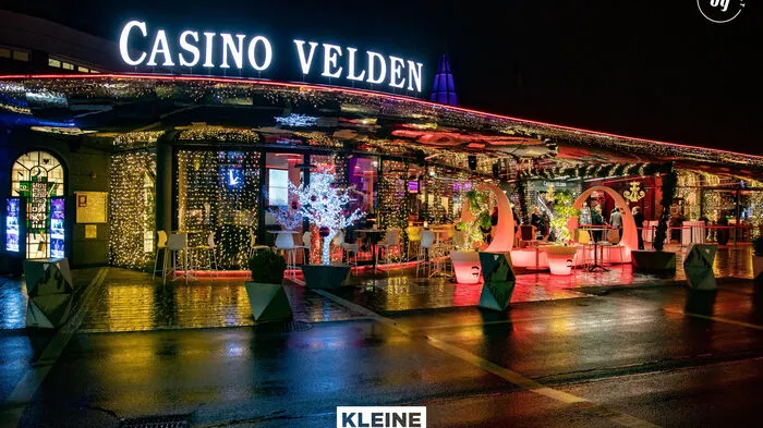 Das Casineum Velden war am 29. November der Schauplatz für den Maturaball der zweisprachigen HAK Klagenfurt.