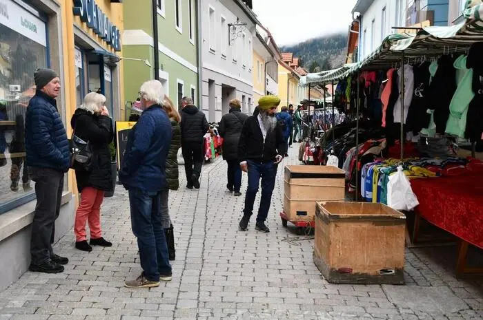 Wochen- und Jahrmärkte gibt es in Murau nachweislich seit 1298, Kaiser Friedrich III. aus dem Hause Habsburg bestätigte in einer Urkunde den Murauern Bürgern das Recht drei Jahrmärkte abzuhalten