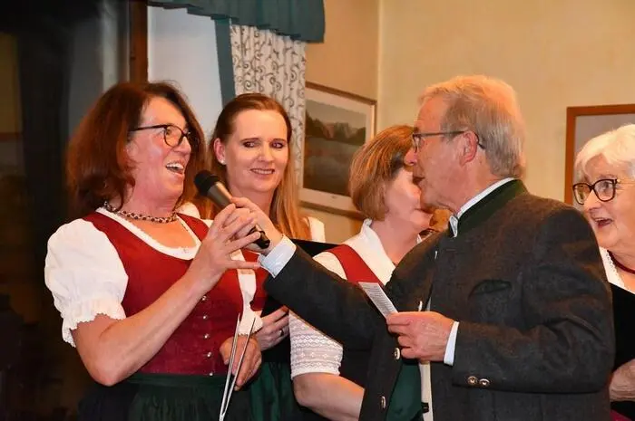 Der Gastchor „Stimmen aus Amlach“ aus Kärnten und die Sängerrunde Schöder, geleitet von Ingrid Drage, sorgten für musikalische Unterhaltung.