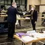 Sandra Wassermann wurde von Landesamtsdirektor Dieter Platzer in der Messehalle angelobt
