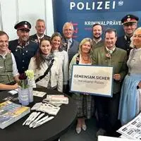 Gemeinsam. Sicher. Beim Maxlaun informierte die Polizei auch
