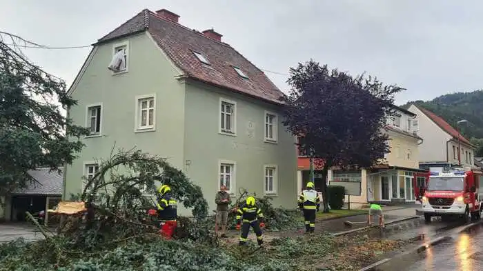 Sintflutartige Regenfälle und extremer Sturm erreichten am Donnerstagnachmittag (18. August) den Bezirk Murtal.