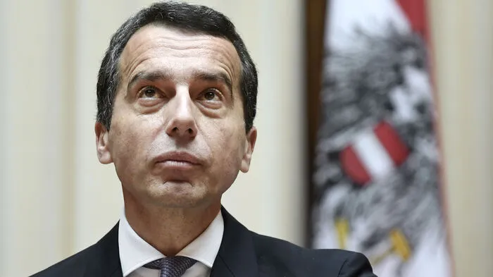 "Diese Leute wollen das System und die Eliten auf den Knien sehen, weil sie sich deklassiert und ausgeschlossen fühlen." - Bundeskanzler Christian Kern (SPÖ) über die Wähler von FPÖ, AfD und Le Pen.