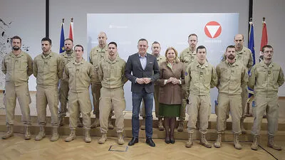 Verteidigungsminister Kunasek bei der Verabschiedung des Mali-Kontigents