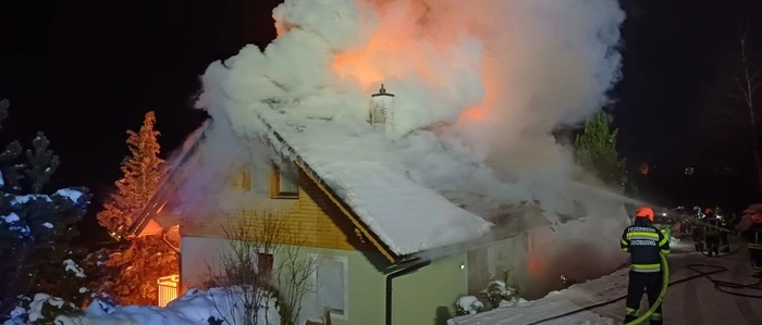Dramatischer Rettungsseinsatz in Gröbming: Ein Einfamilienhaus stand in Vollbrand