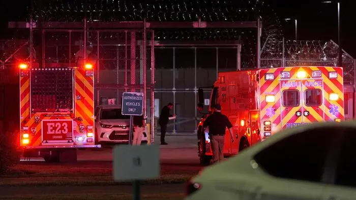 Die Justizvollzugsbehörde hat den Transport von Pike in ein Spital angeordnet