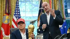 Gianni Infantino bei einem Besuch im Weißen Haus. US-Präsident Donald Trump bat den FIFA-Präsidenten um Überprüfung einer Sperre wegen einer Roten Karte