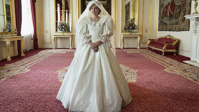 Eine Hochzeit? Nein, ein Trauma: Emma Corrin als Diana Spencer in "The Crown"