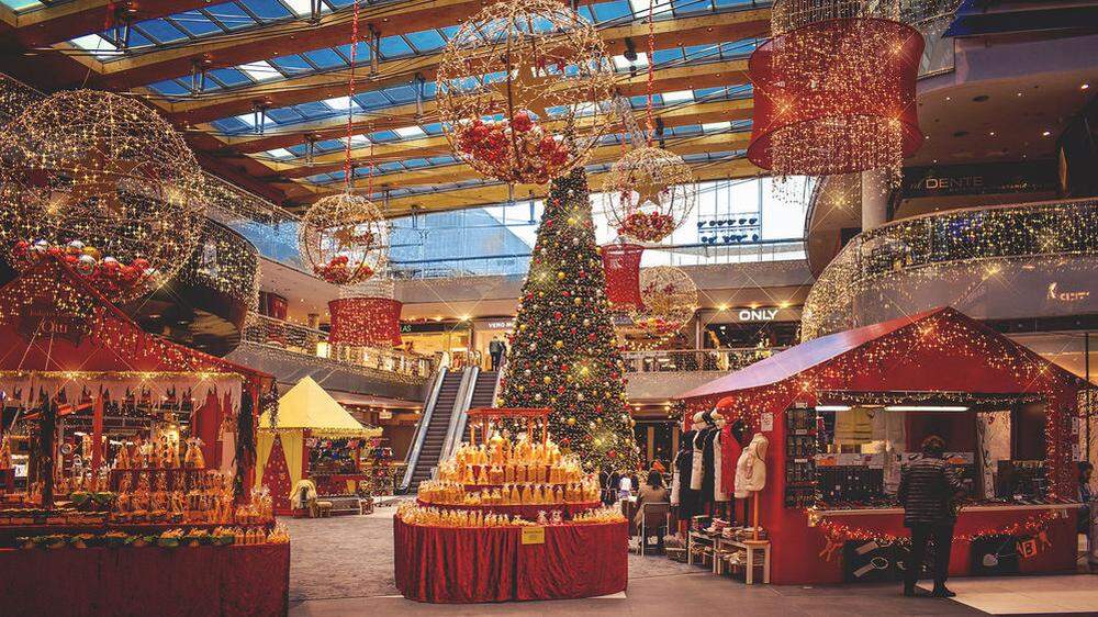 Weihnachtsmärkte und Dekoration stimmen auf die besinnliche Zeit ein
