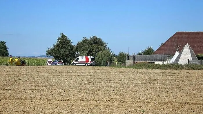 Gelände eines Kinder-Erlebnishofes in Steinerkirchen, Bezirk Wels-Land, ist am Dienstag, 23. August 2016, ein Podest eingestürzt, auf dem eine Besuchergruppe gerade für ein Foto Aufstellung genommen hatte