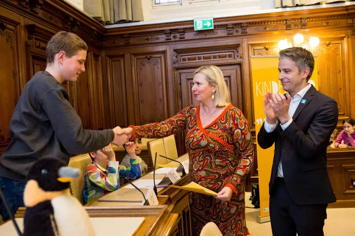 Verene Ennemoser, Leiterin der Grazer Präsidialabteilung, übernahm die Angelobung der Kinderbürgermeister.