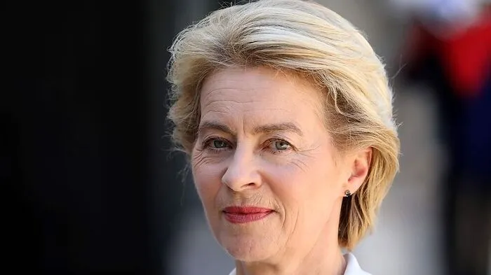 Die Christdemokratin Ursula von der Leyen (60) war die Überraschungskandidatin der EU-Staats- und Regierungschefs und wurde Mitte Juli vom EU-Parlament mit knapper Mehrheit gewählt. In Deutschland war die in Brüssel geborene und mehrsprachige Mutter von sieben Kindern unter anderem Familien-, Sozial- und Verteidigungsministerin.