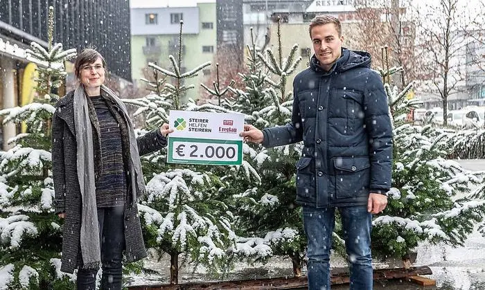 2000 Euro von der Firma Preglau: Anneliese Horvath, Christoph Preglau