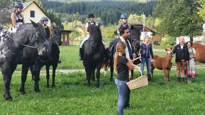 Gemeinsam mit Pfarrer Antony wurde ein Vater unser gebetet.