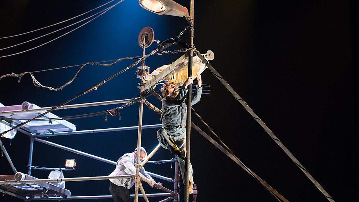 Kraftvoll, poetisch, charmant: Machine de Cirque eröffneten gestern La Strada