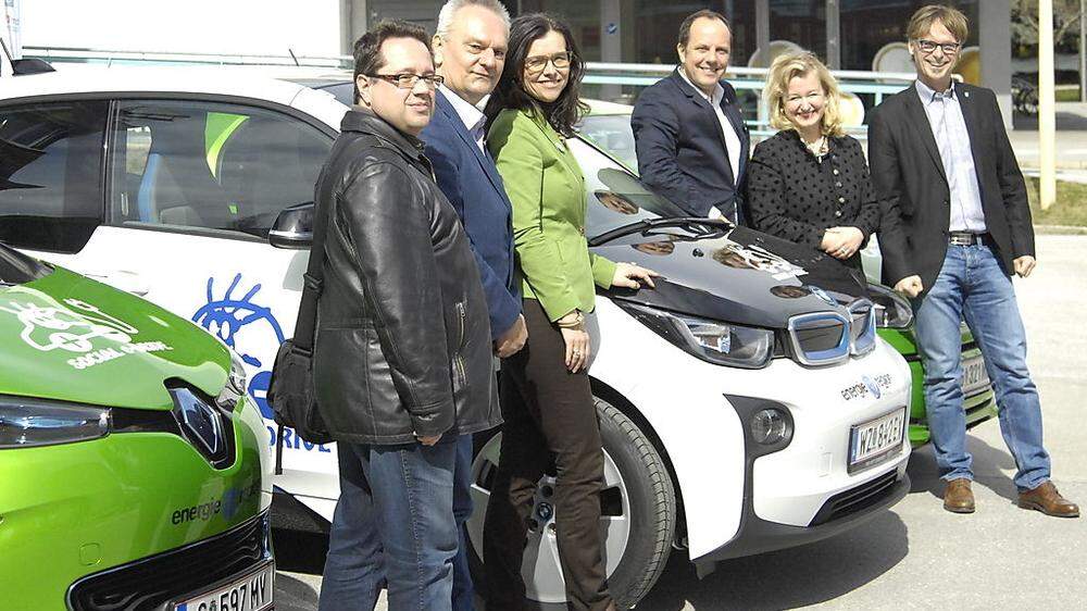 Die Vertreter der Energieregion Weiz-Gleisdorf stellten ihre Elektro-Autos vor