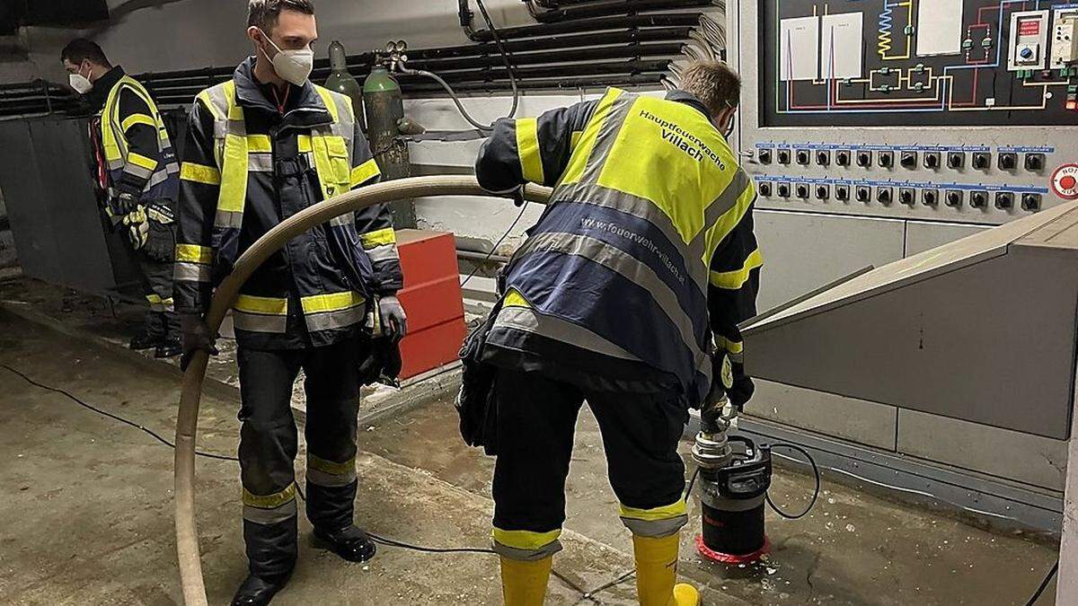 Um 7 Uhr begann der Arbeitstag der Feuerwehr mit einem Wasserschaden 