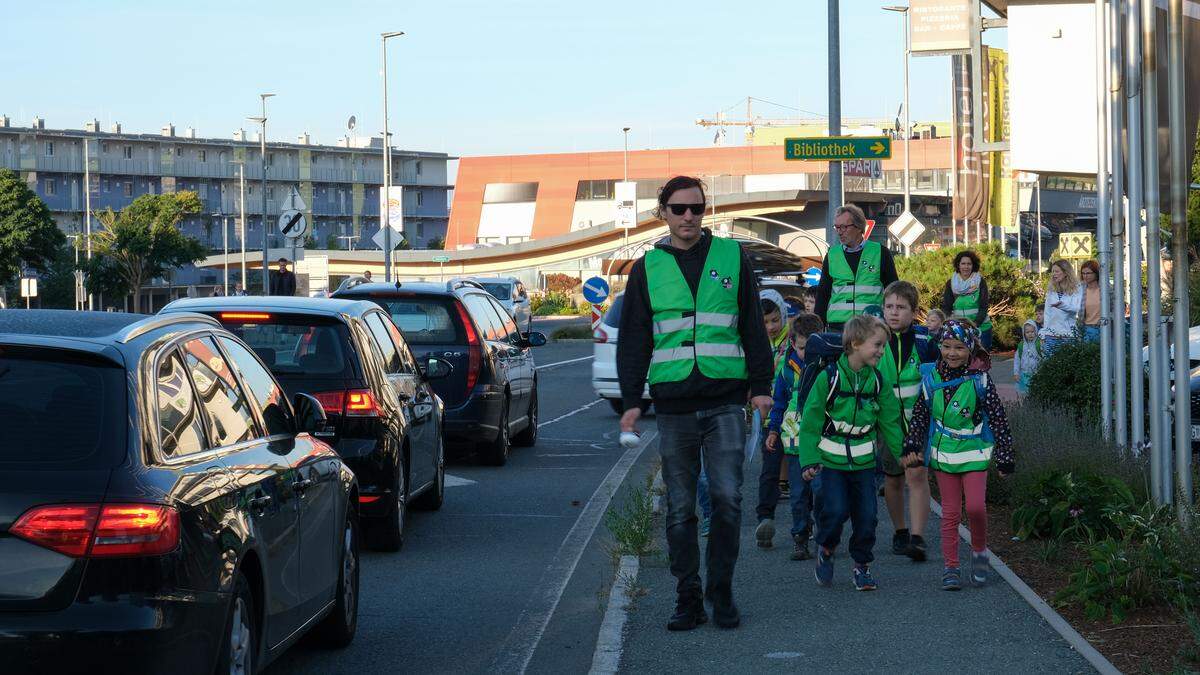 Mehr als 20 Schüler sind in Pachern beim Pedibus dabei