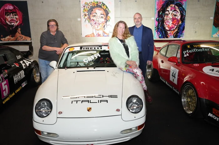 Kult und Kunst - die Symbiose! Galerist Jens August, Künstlerin Anna Schellberg und Christoph Pfeifhofer.