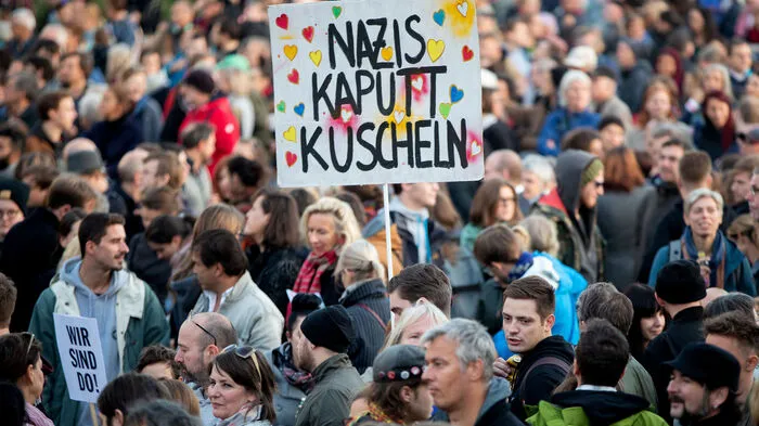 Die Polizei sprach von 3000 bis 4000 Teilnehmern, die Organisatoren hingegen von 20.000.