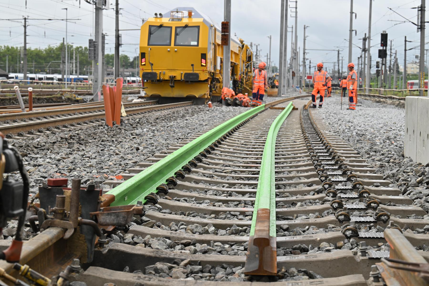 Weltneuheit aus Donawitz: „Großer Bahnhof“ für die erste wasserstoffbasierte Schiene in Linz