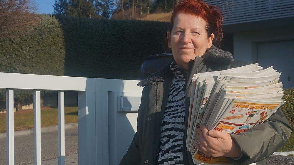 Rosa Bauer liefert seit über 30 Jahren Zeitungen vor die Haustüren der Menschen in Bad St. Leonhard