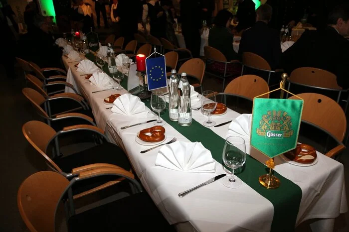 Klicken Sie sich durch weitere Impressionen zum Festakt des Vereins Steirische Eisenstraße!