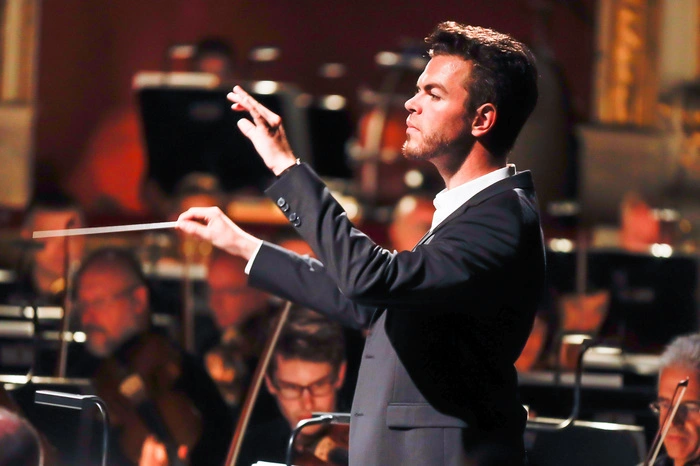 Am Pult: Kapellmeister Marcus Merkel