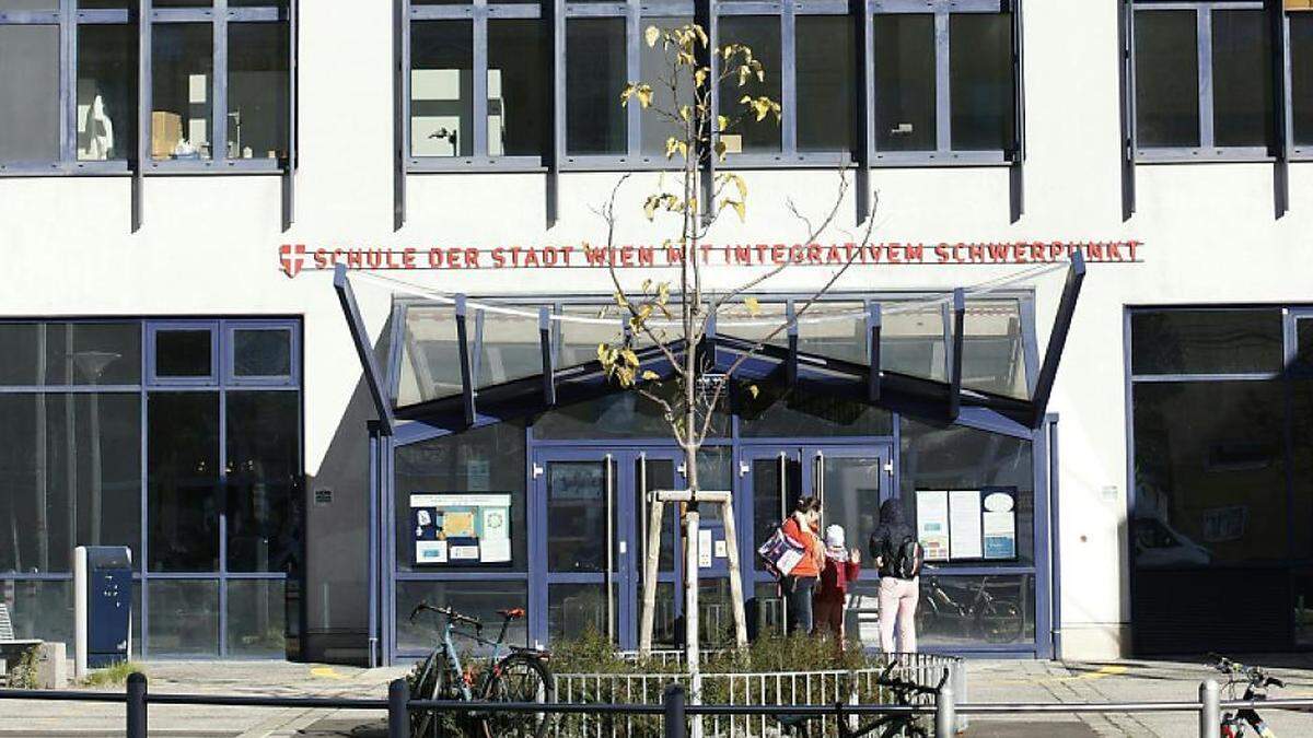 In mehreren Wiener Schulen, u. a. in der Integrativen Schule Hernals, sind am Mittwoch Bombendrohungen eingegangen