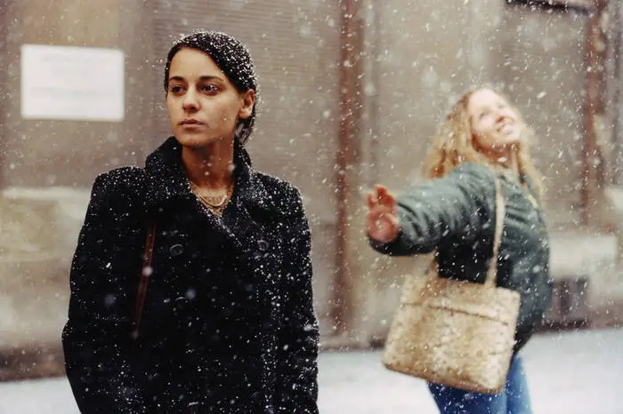 „Nordrand“ war Prolls großer Durchbruch als Shooting-Star auf der großen Leinwand. In dem gefeierten Drama spielte Proll die Hauptrolle der „Jasmin“.
