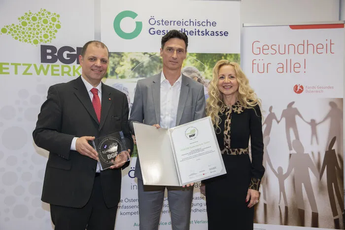 Gert Lang (Fonds Gesundes Österreich), Heimo Reicher (Geschäftsführer VESCON Systemtechnik), Andrea Hirschenberger (ÖGK Steiermark)