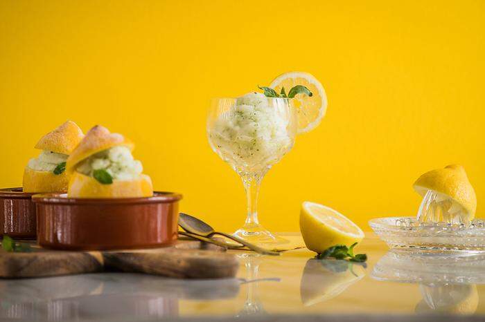 Mit einem Schuss Limoncello erhalten auch Desserts wie Zitronensorbet ein zusätzliches feines Aroma.