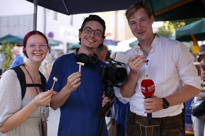 KLEINE-ZEIZUNG-Sonderreporter (re.) und sein Team waren mit der Kamera vor Ort.