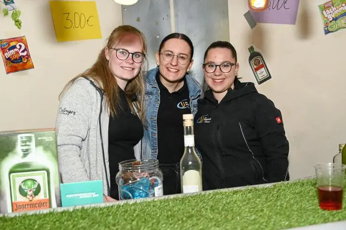 Im Anschluss lud die Landjugend Obdach zum Maiwipferlfest im Veranstaltungszentrum Obdach. Unterhalten wurden die Gäste von Murtal 5 und für ordentliche Stimmung in der Disco sorgte Sound Society. 