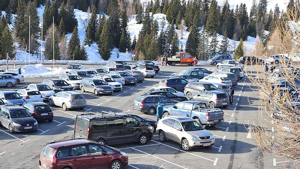 Auch gestern war der Parkplatz Rosstratten gut gefüllt