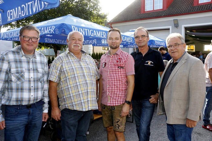 Wehrkommandant Karl Weber junior begrüßte zahlreiche Ehrengäste.
