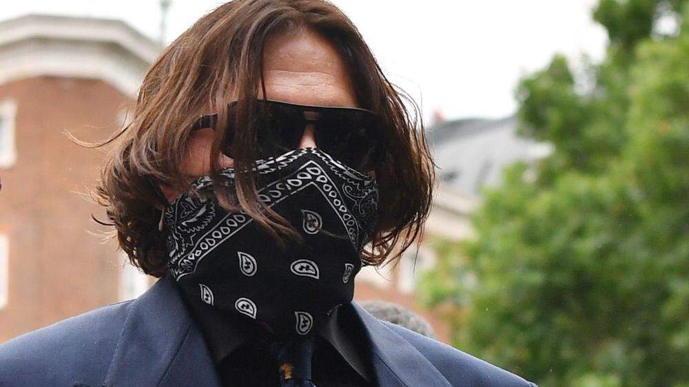 Johnny Depp auf dem Weg zur Gerichtsverhandlung 