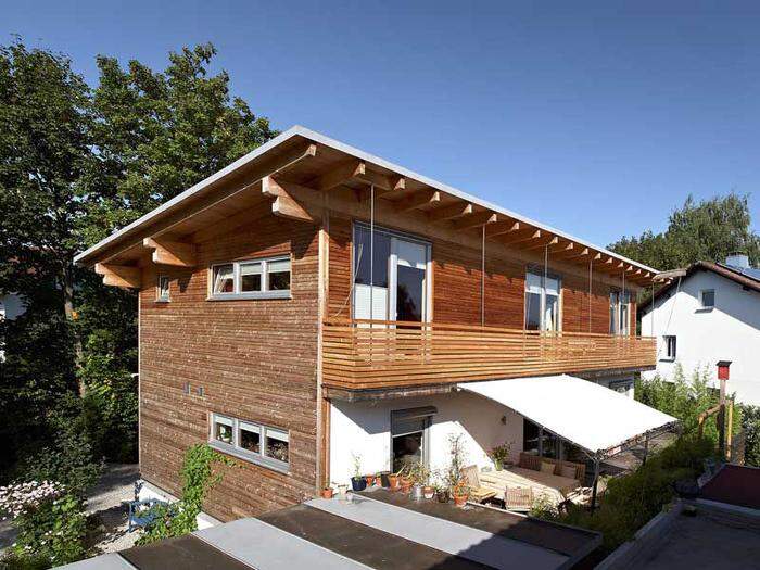 Up to date: Holz als natürlicher Baustoff und ein Pultdach