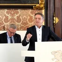 „Unabgestimmt, unprofessionell und erratisch“, sind die Worte von Tourismussprecher Lambert Schönleitner dazu