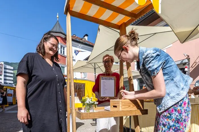 14.06.2025, Lienz, AUT, 25. Jahre Stadtmarkt Lienz, im Bild Claudia Ambrosch, Obfrau Verein Messinggasse/Kreuzgasse. EXPA Pictures © 2025, PhotoCredit: EXPA/ Johann Groder