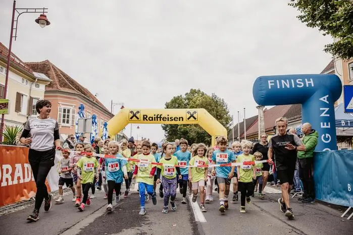 Besonders erfreulich: Knapp 80 Kinder und Jugendliche waren beim Jubiläumslauf mit dabei