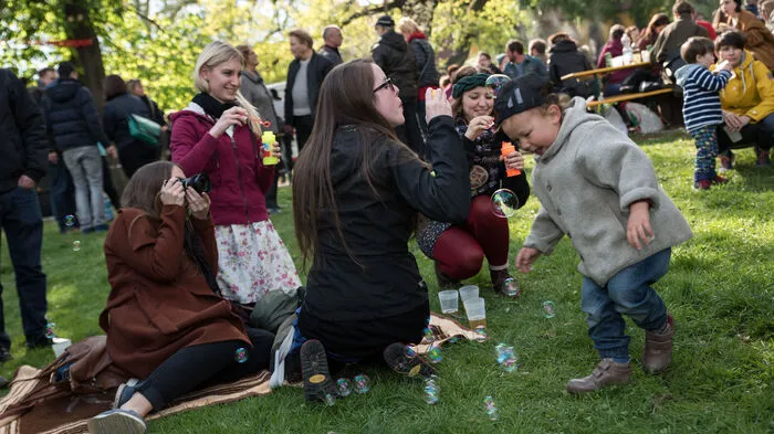 Bevor am 2. April der Lendwirbel wieder das rechte Murufer belebt, war es an diesem Wochenende wieder Zeit für den legendären Schlagergarten Gloria.