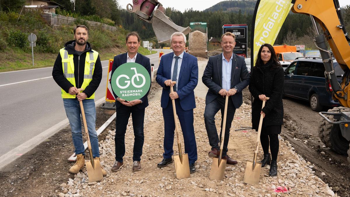 Der Spatenstich für den neuen Radweg zwischen Edling und dem Trabochersee wurde am Montag gesetzt