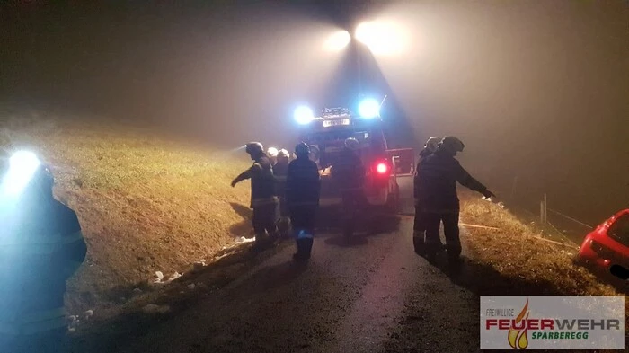 Großes Glück und viele kleine Schutzengel hatte eine Fahrzeuglenkerin Donnerstagabend in Sparberegg.