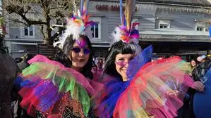 In Leibnitz lockte das gute Wetter am Faschingsdienstag viele Partygäste auf den Hauptplatz