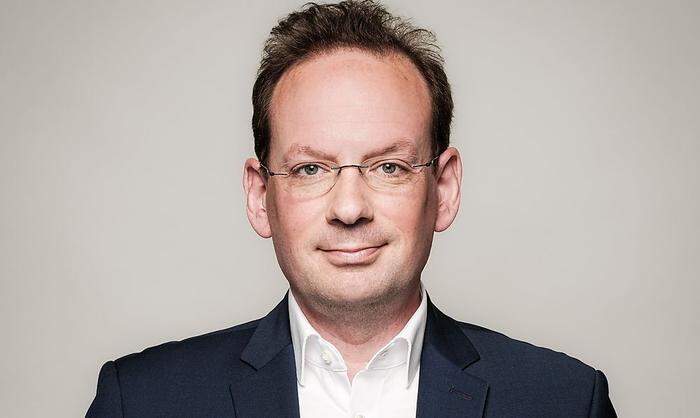 Wolfgang Neussner, Vorstand der Leder & Schuh AG