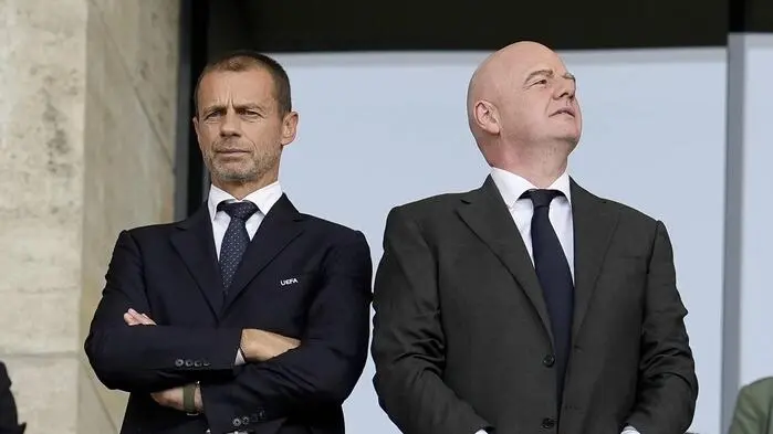 Aleksander Ceferin und Gianni Infantino streiten öffentlich