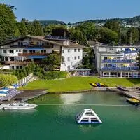 Aus einem Bungalow für Gäste entstand in den vergangenen 60 Jahren ein See-Resort mit Appartements, Bungalows und Wellness-Bereich